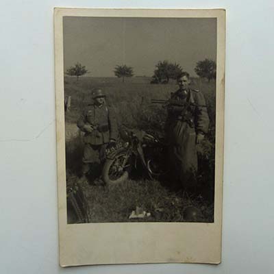 Soldaten mit Motorrad, alte Fotografie