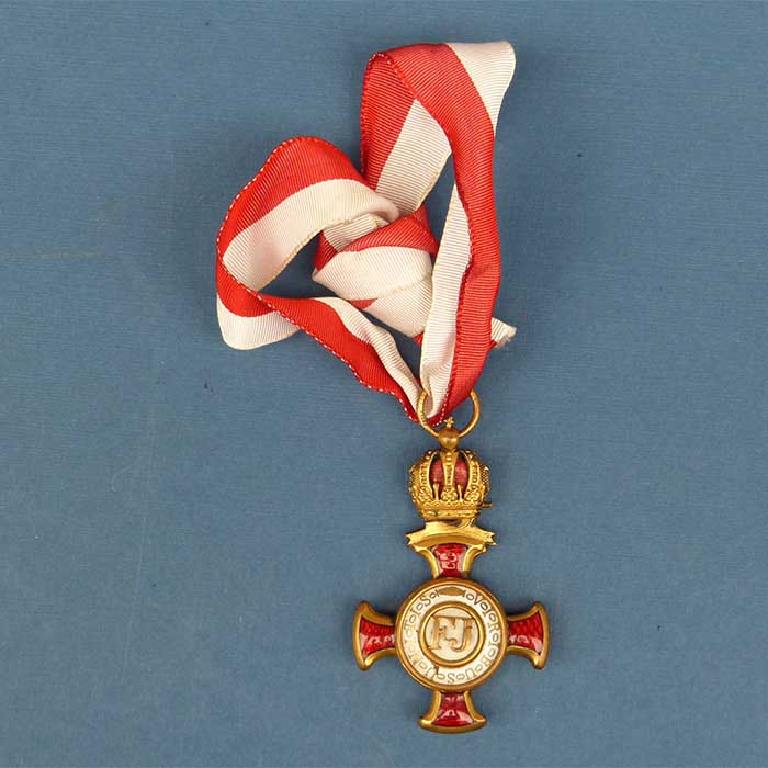 Goldenes Verdienstkreuz mit Krone, Österreich