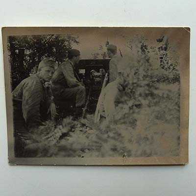 Soldaten mit Feldgeschütz, alte Fotografie