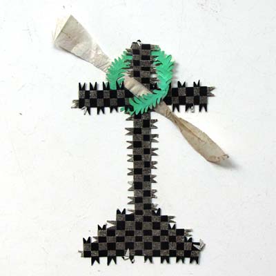 Kreuz mit Dornen und grünem Kranz, Andachtsbildchen